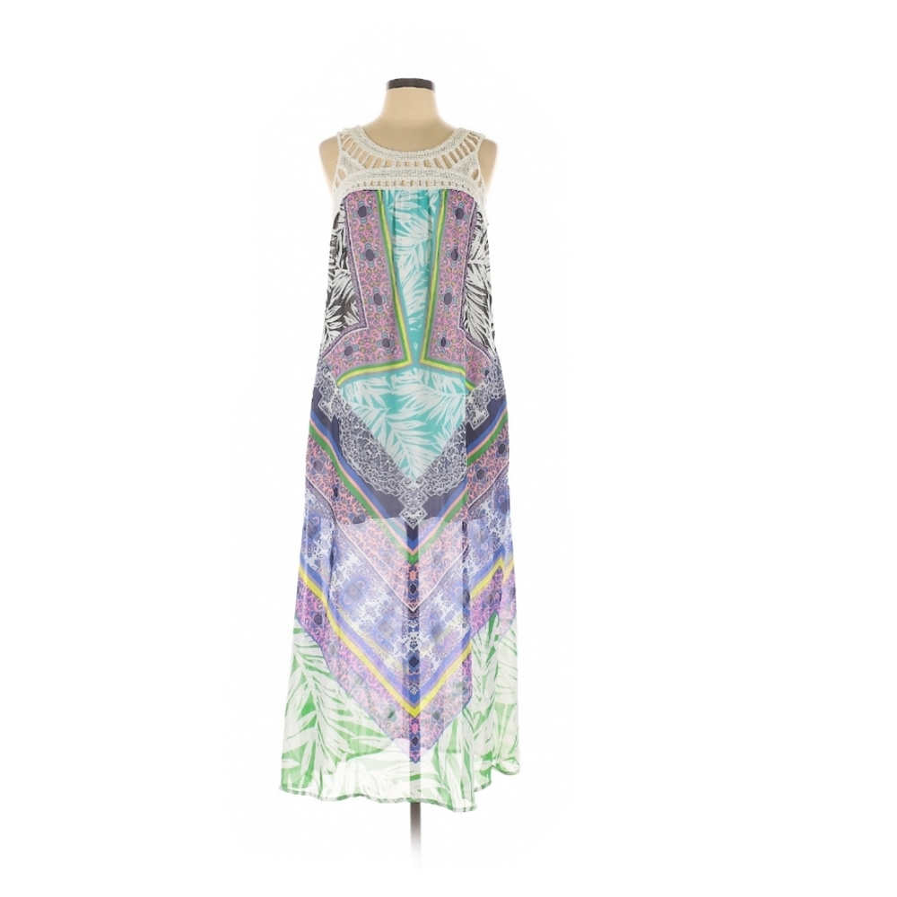 Long, sleeveless dress in excellent condition